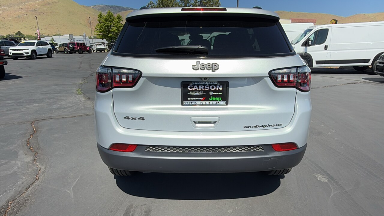 2025 Jeep Compass Latitude photo 4