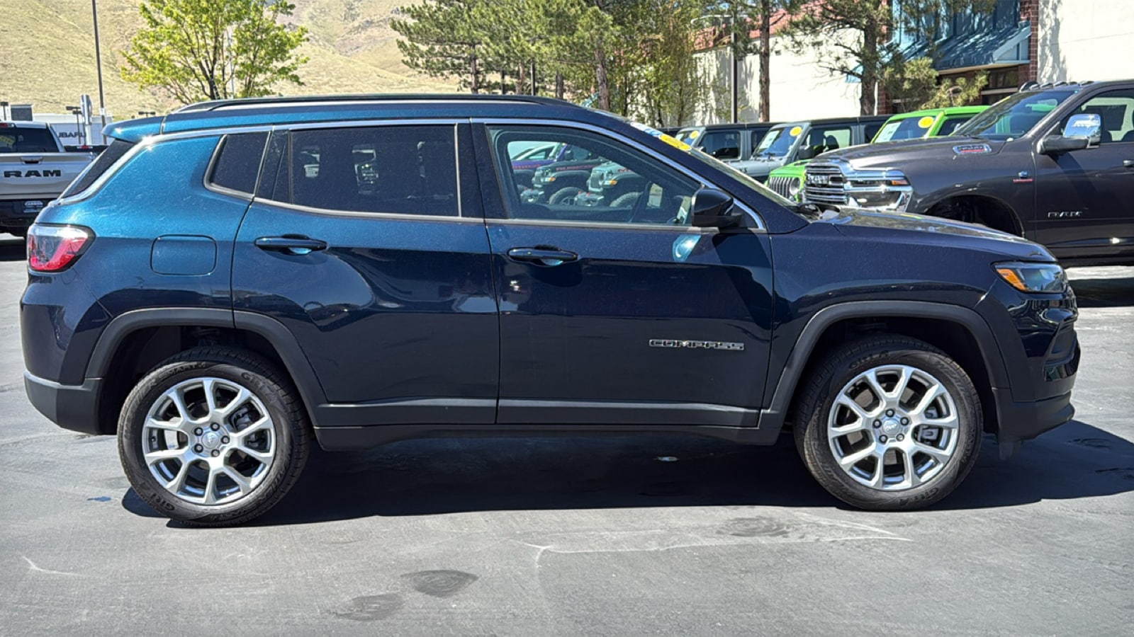 View vehicle photo 2