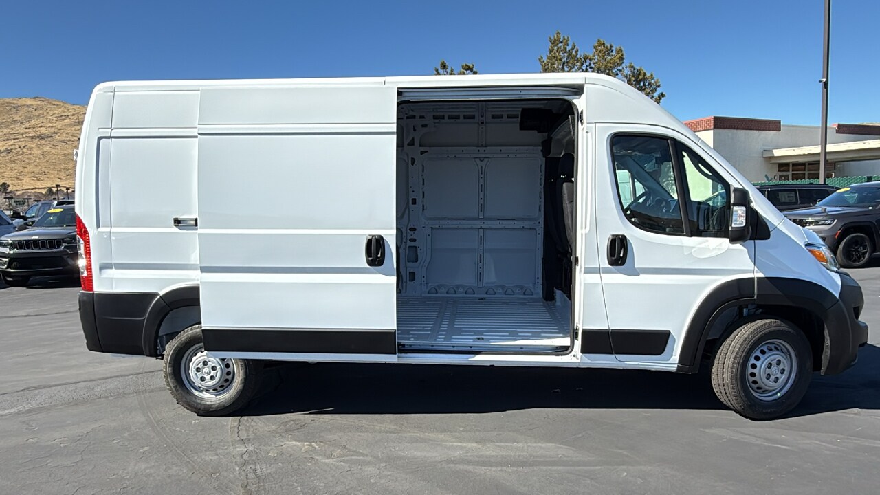 2025 Ram ProMaster 2500 photo 2