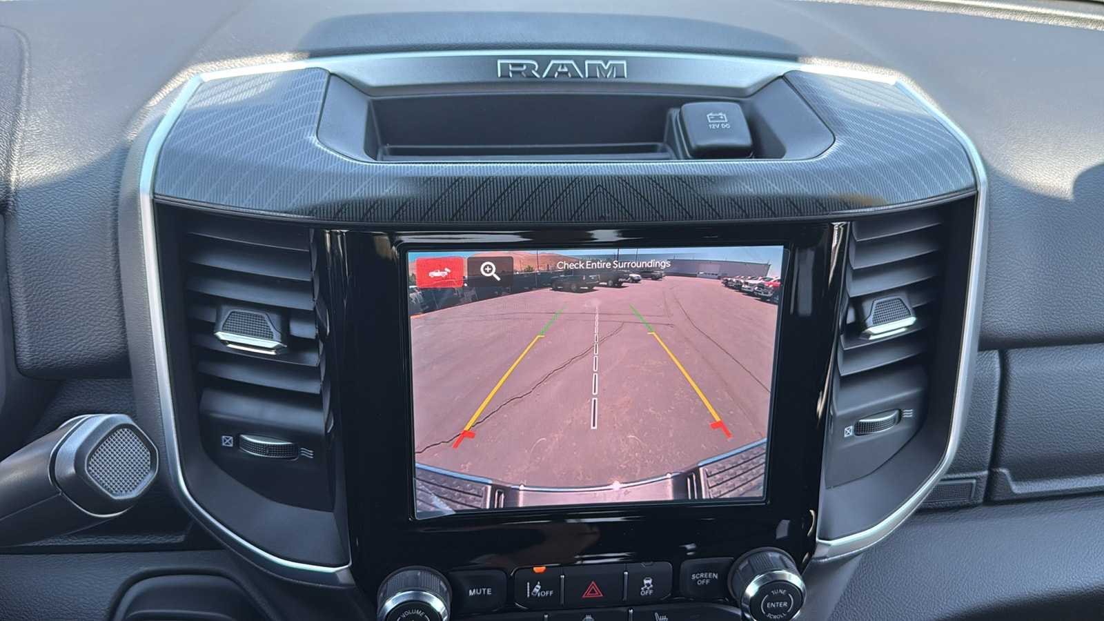 2025 RAM 2500 Big Horn - Photo 17