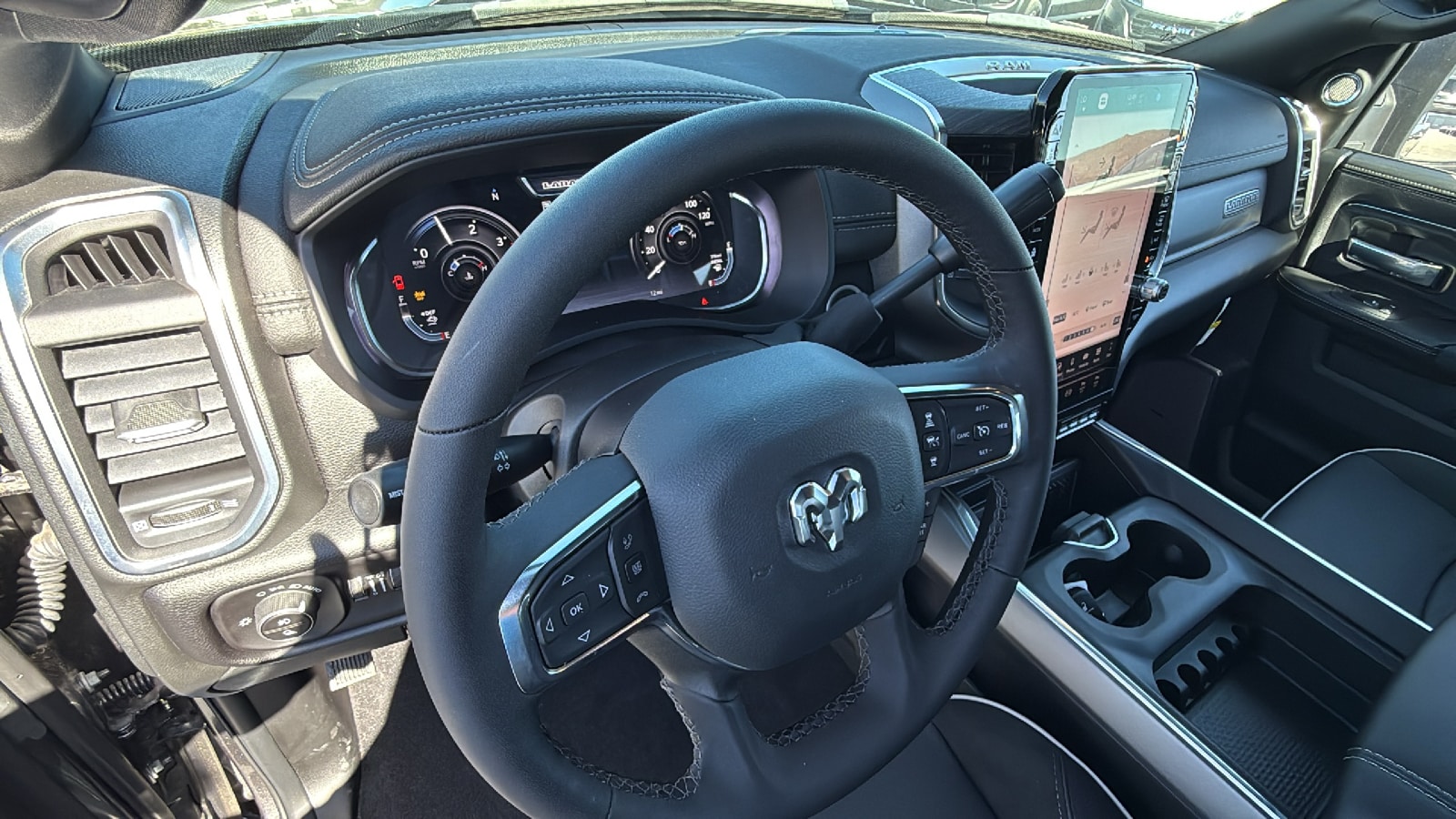 2026 RAM 3500 Laramie - Photo 10
