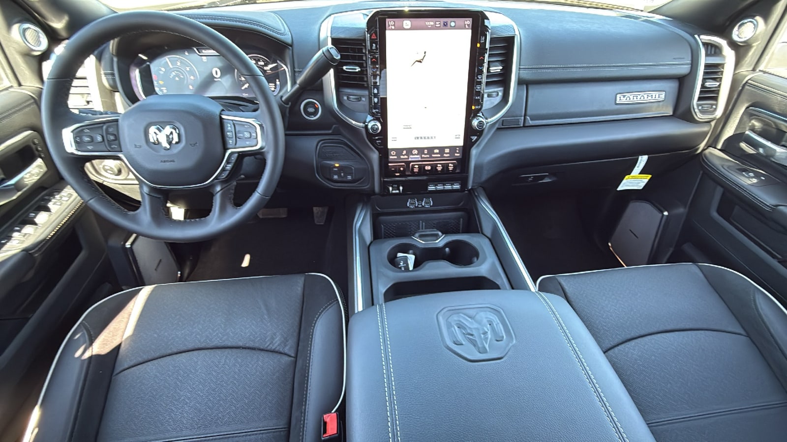 2026 RAM 3500 Laramie - Photo 26