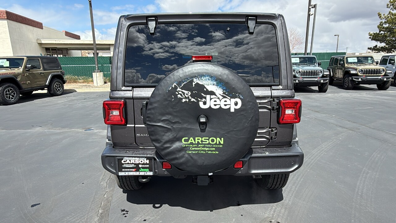 2025 Jeep Wrangler Sahara photo 4
