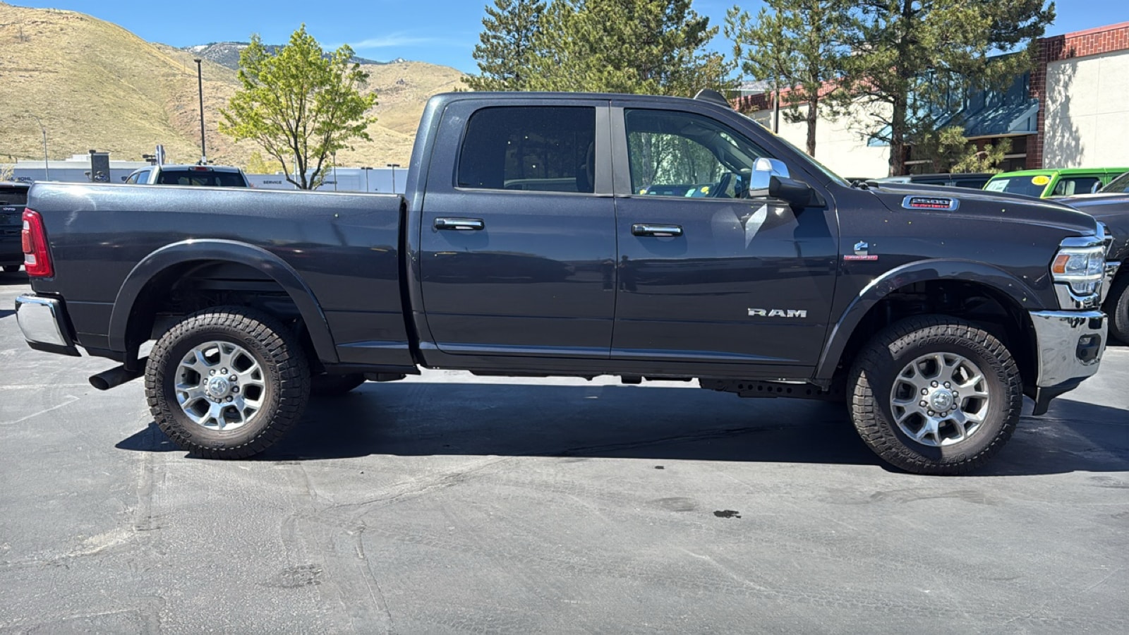 View vehicle photo 2