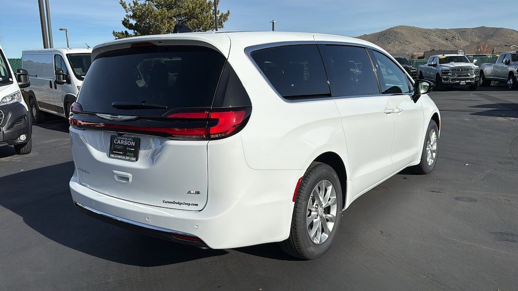 New 2026 Chrysler Pacifica SELECT AWD Passenger Van