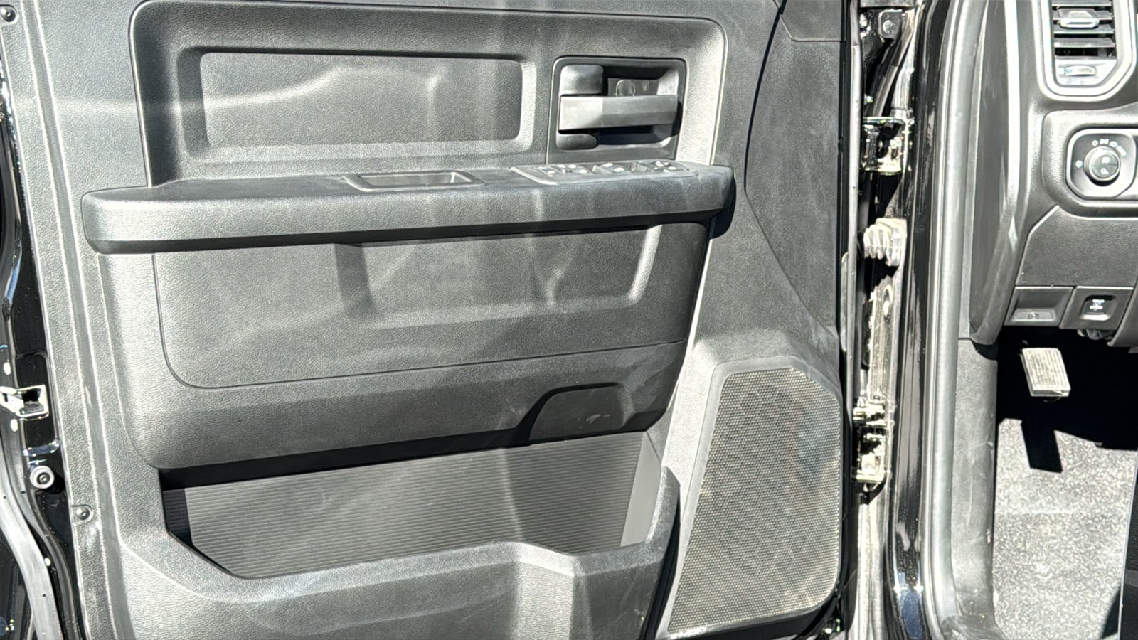 2025 RAM 2500 Tradesman - Photo 23