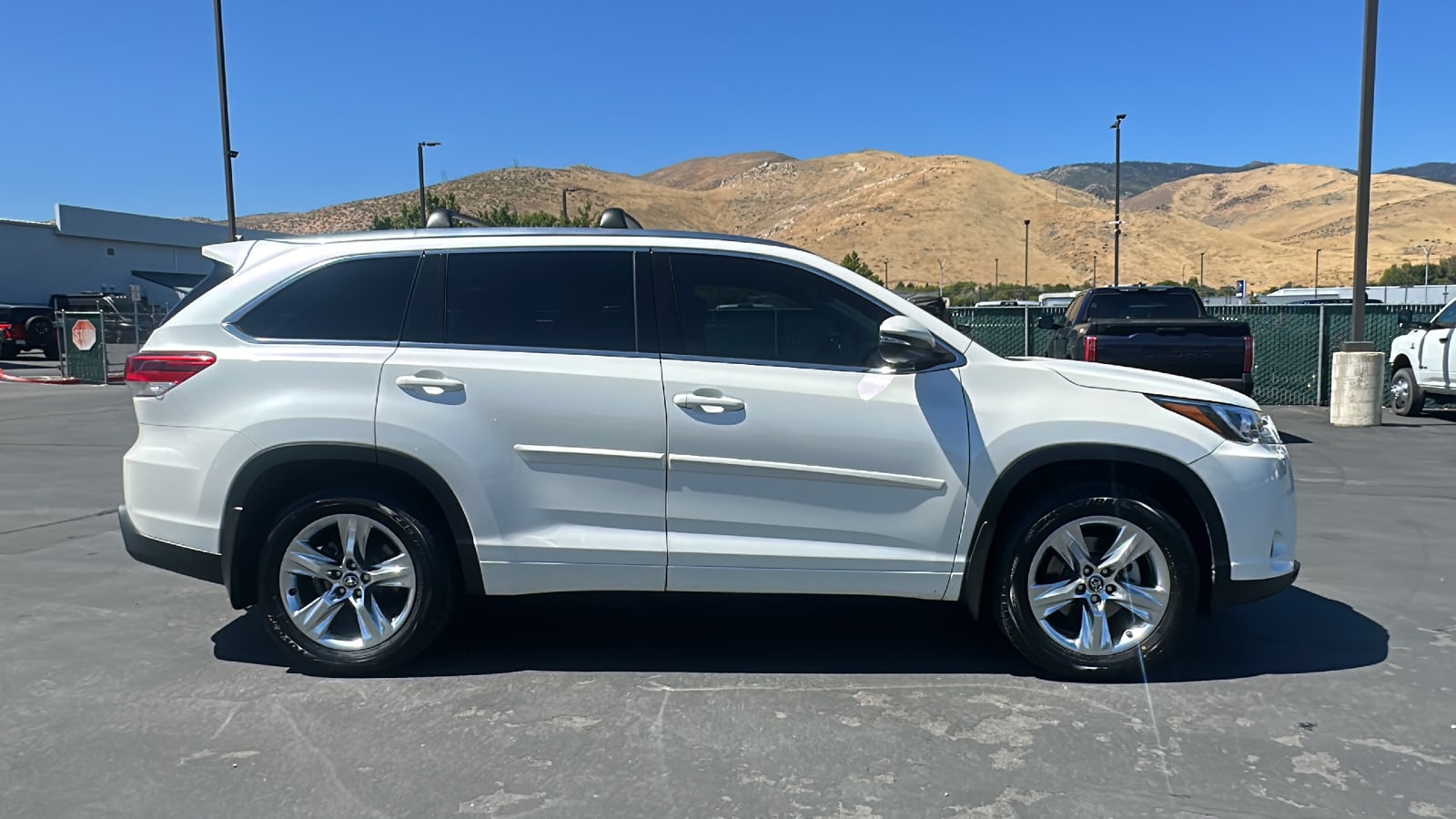 Used 2018 Toyota Highlander Limited with VIN 5TDDZRFH5JS864534 for sale in Carson City, NV