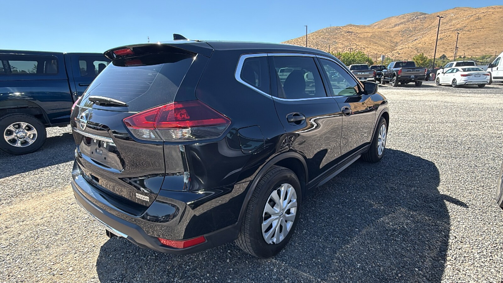 2020 Nissan Rogue S photo 3