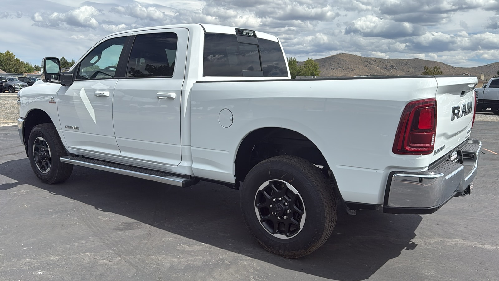 2026 RAM 3500 Laramie - Photo 5