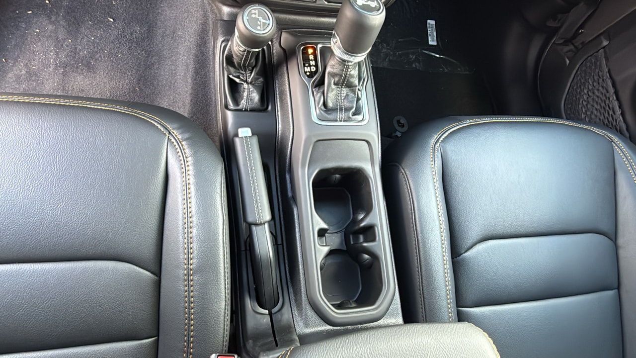 2025 Jeep Wrangler 4-Door Sahara - Photo 13