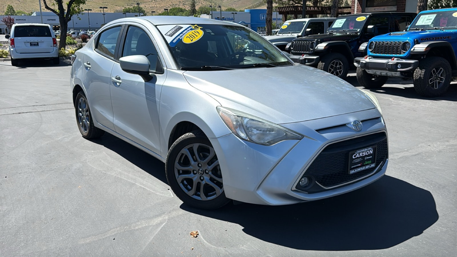 Chromium 2019 Toyota Yaris XLE Sedan FWD Sedan Front-Wheel Drive Automatic