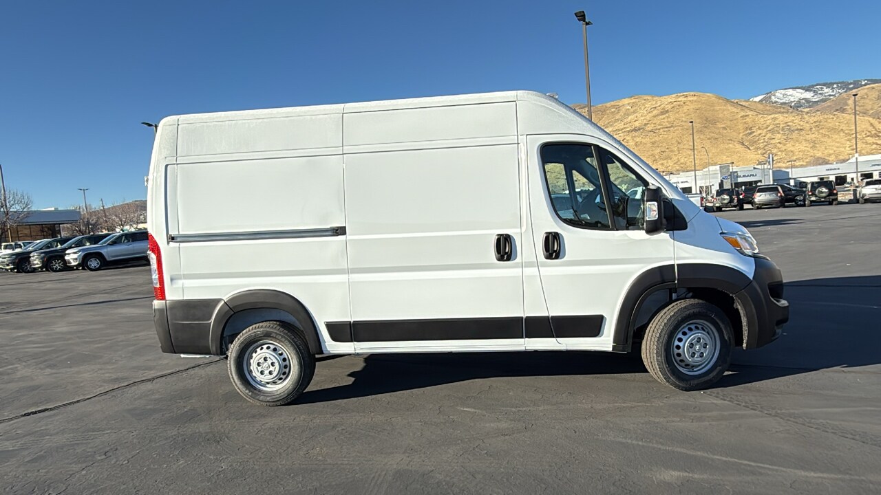 2025 Ram ProMaster 2500 Cargo Van photo 2