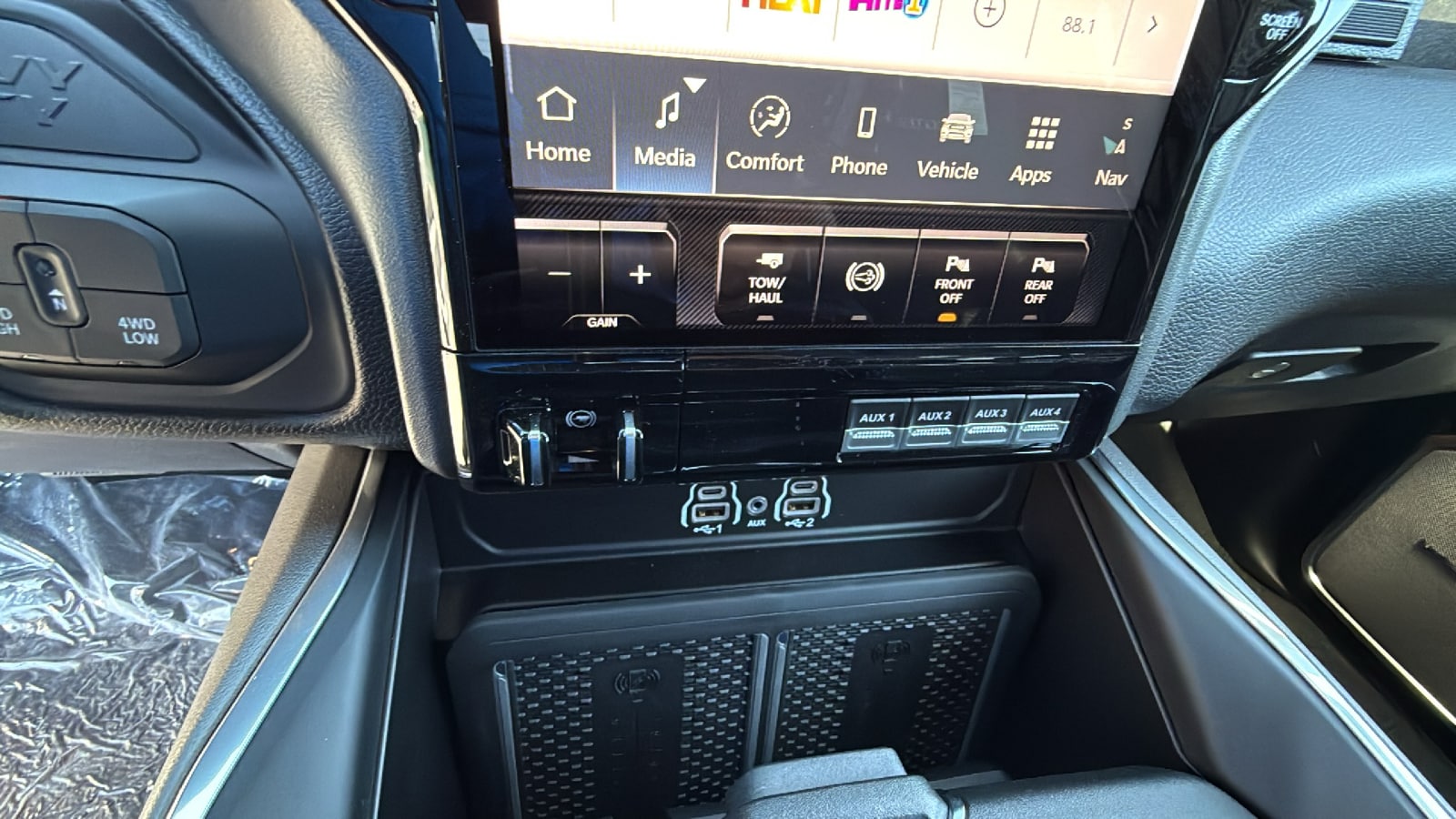 2026 RAM 3500 Laramie - Photo 14