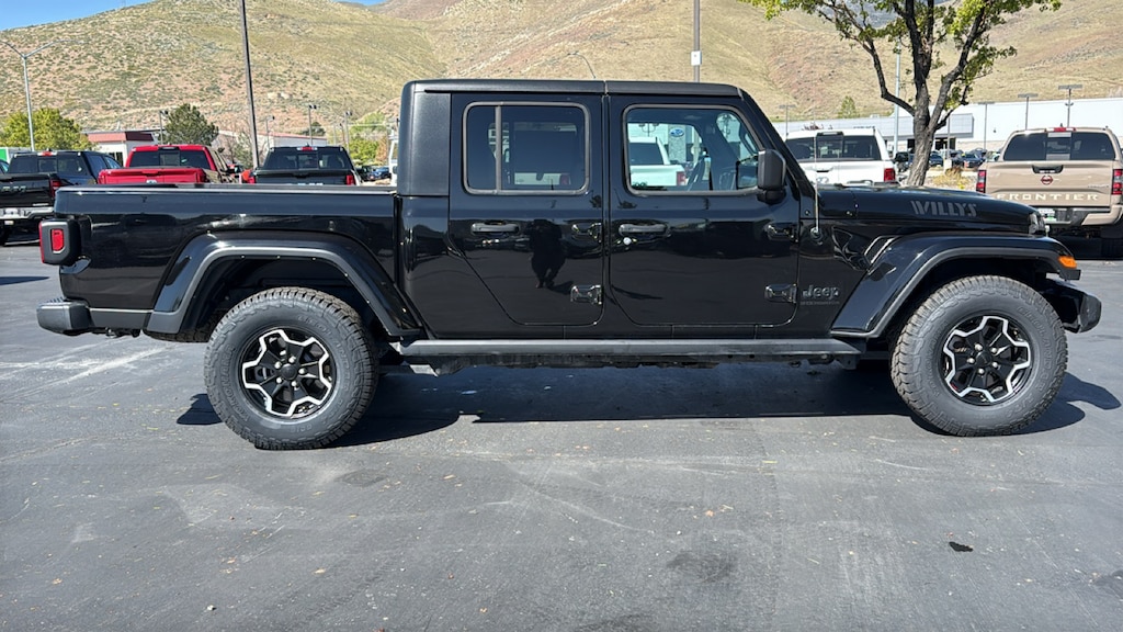 Used 2023 Jeep Gladiator Sport Truck Crew Cab