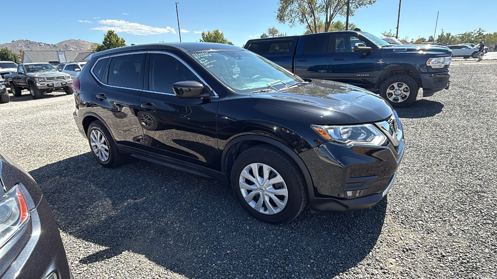 2020 Nissan Rogue S photo 2