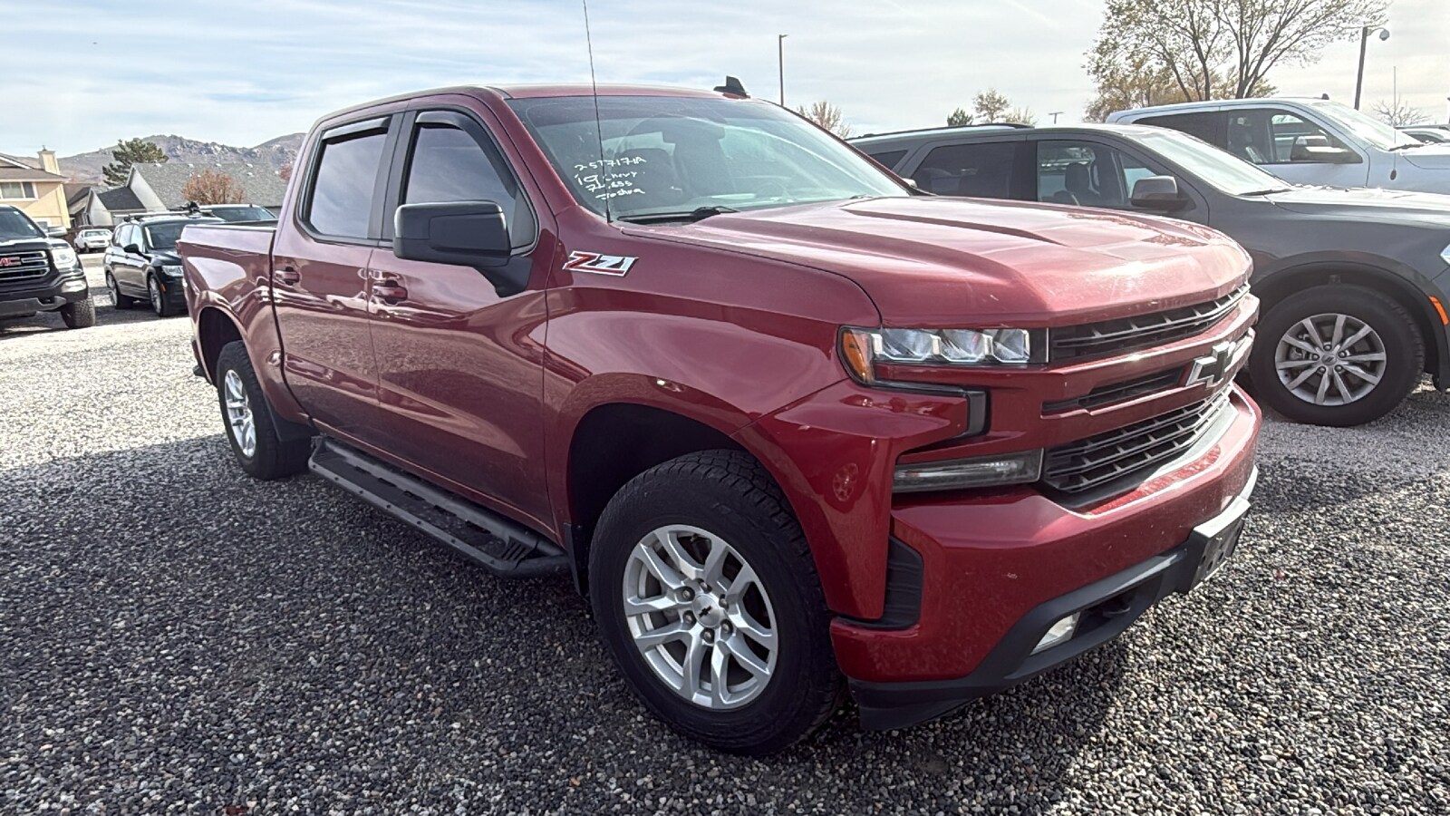 2019 Chevrolet Silverado 1500 RST photo 2