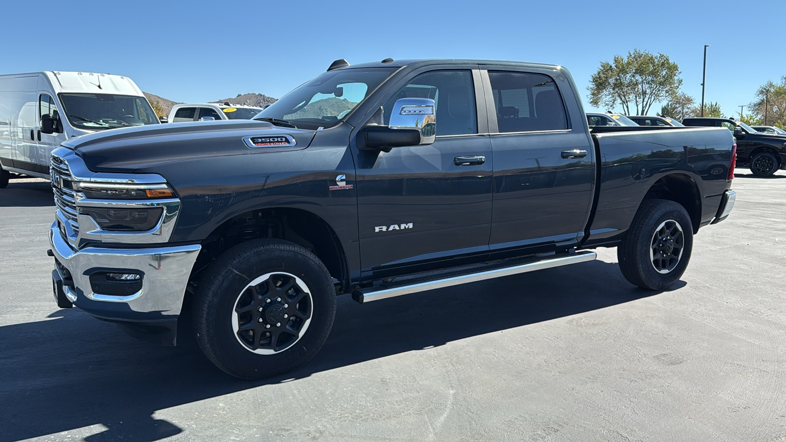 2026 RAM 3500 Laramie - Photo 7