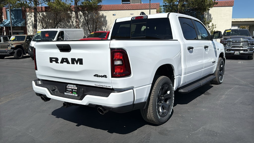 New 2026 Ram 1500 EXPRESS CREW CAB 4X4 5'7 BOX Pickup