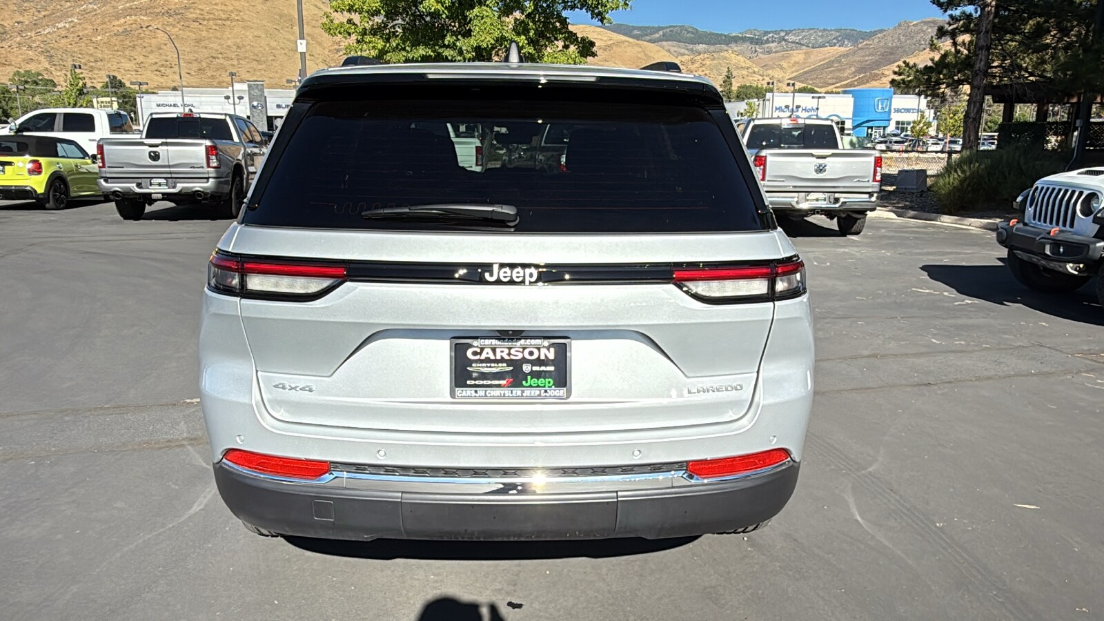 2025 Jeep Grand Cherokee Laredo photo 4