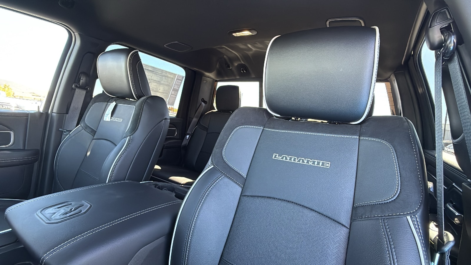 2026 RAM 3500 Laramie - Photo 11