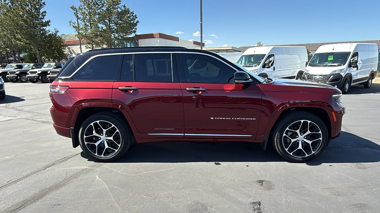 2024 Jeep Grand Cherokee Summit photo 2