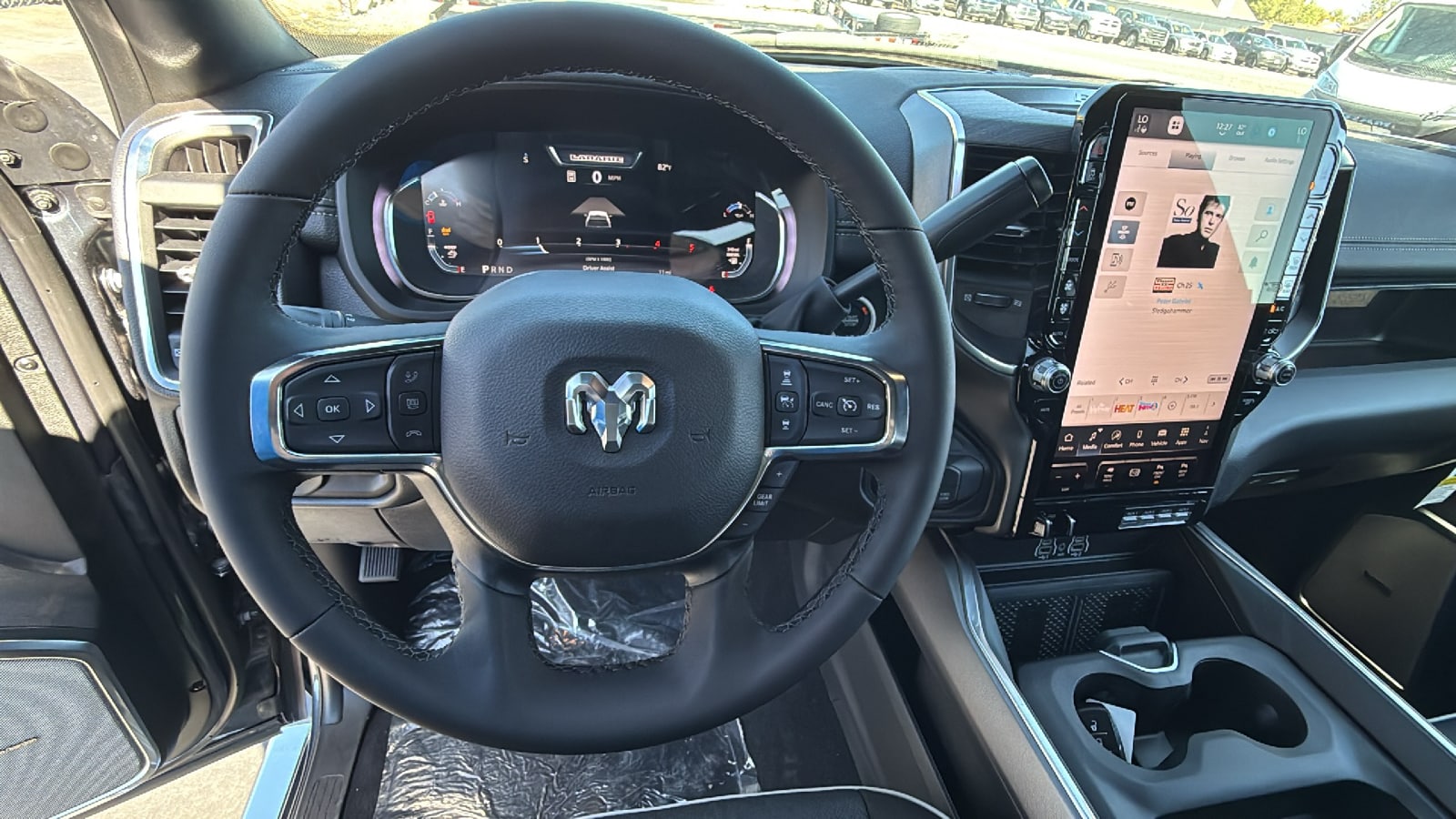 2026 RAM 3500 Laramie - Photo 18