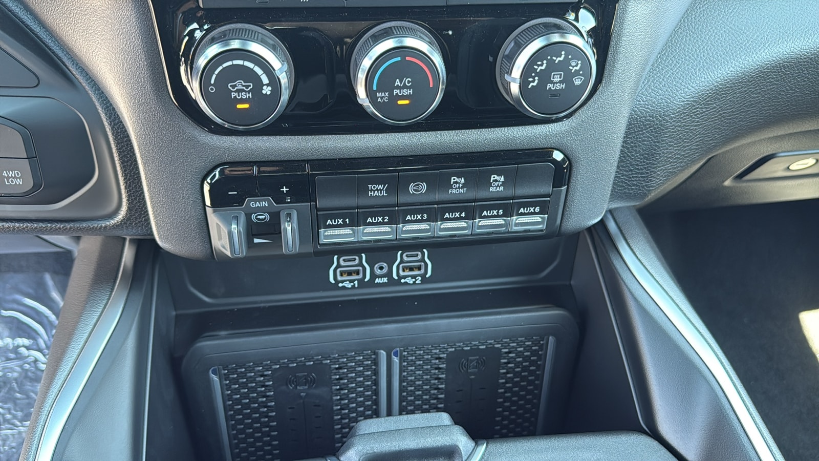 2025 RAM 2500 Big Horn - Photo 15