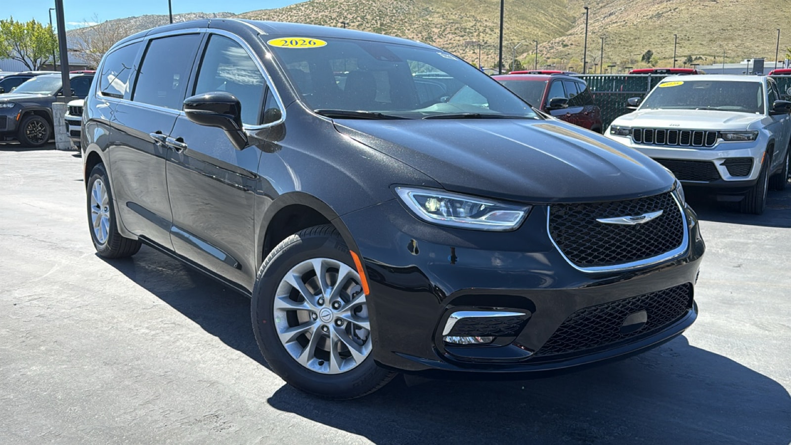 2026 Chrysler Pacifica Select AWD's photo