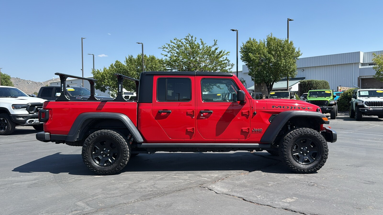 2022 Jeep Gladiator Mojave photo 2