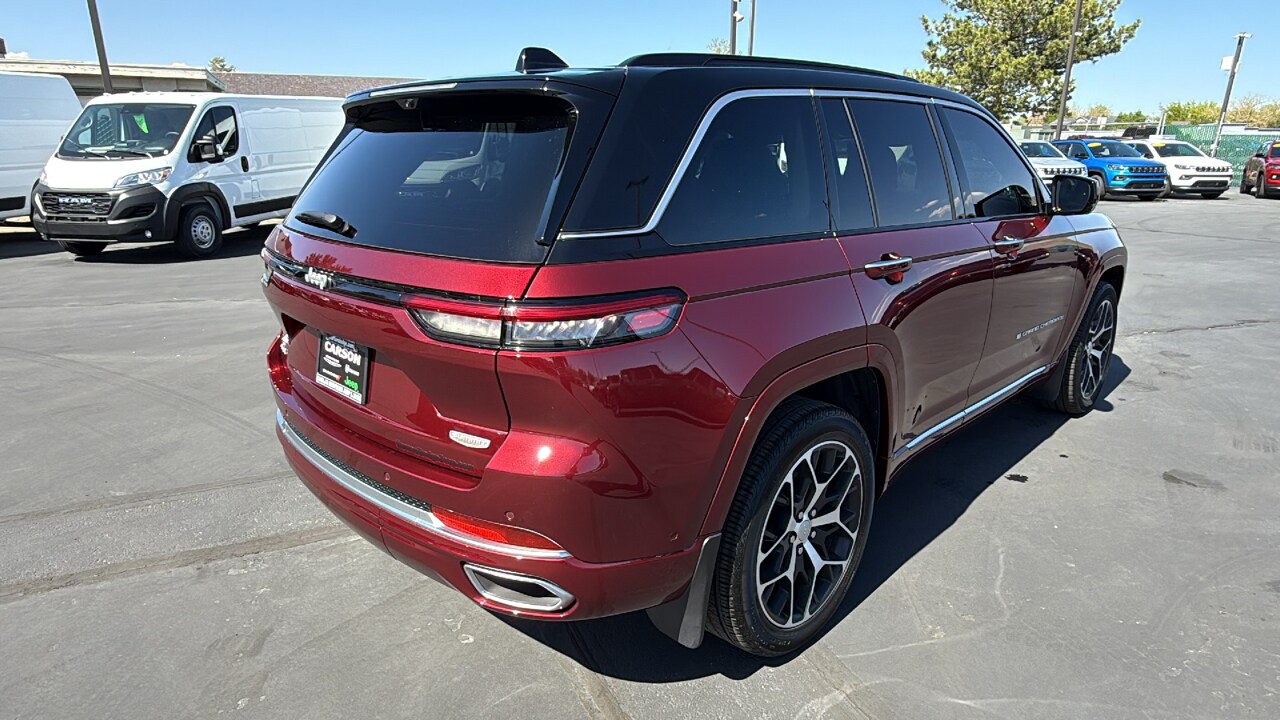2024 Jeep Grand Cherokee Summit photo 3