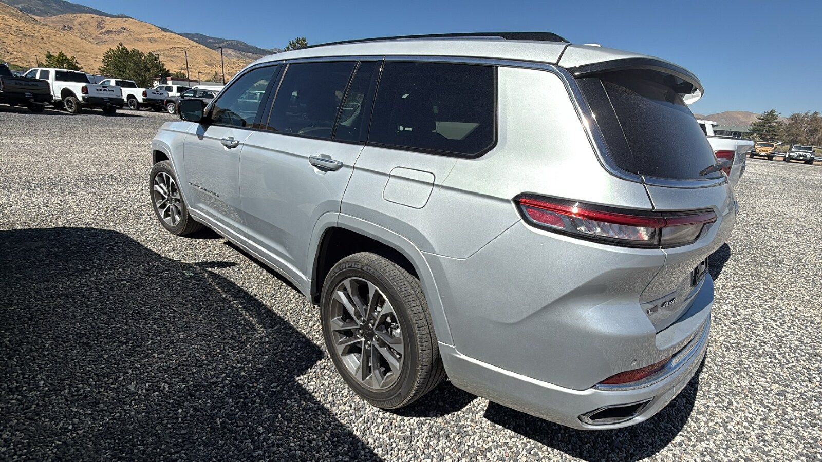 2021 Jeep Grand Cherokee Overland photo 4