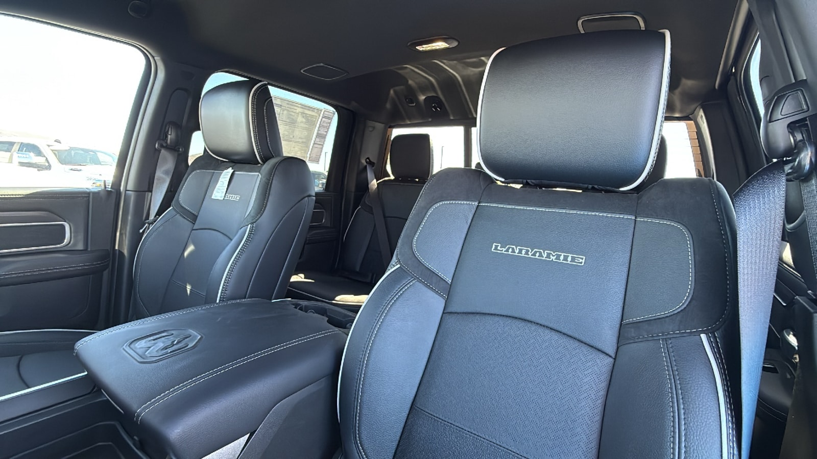 2026 RAM 3500 Laramie - Photo 11