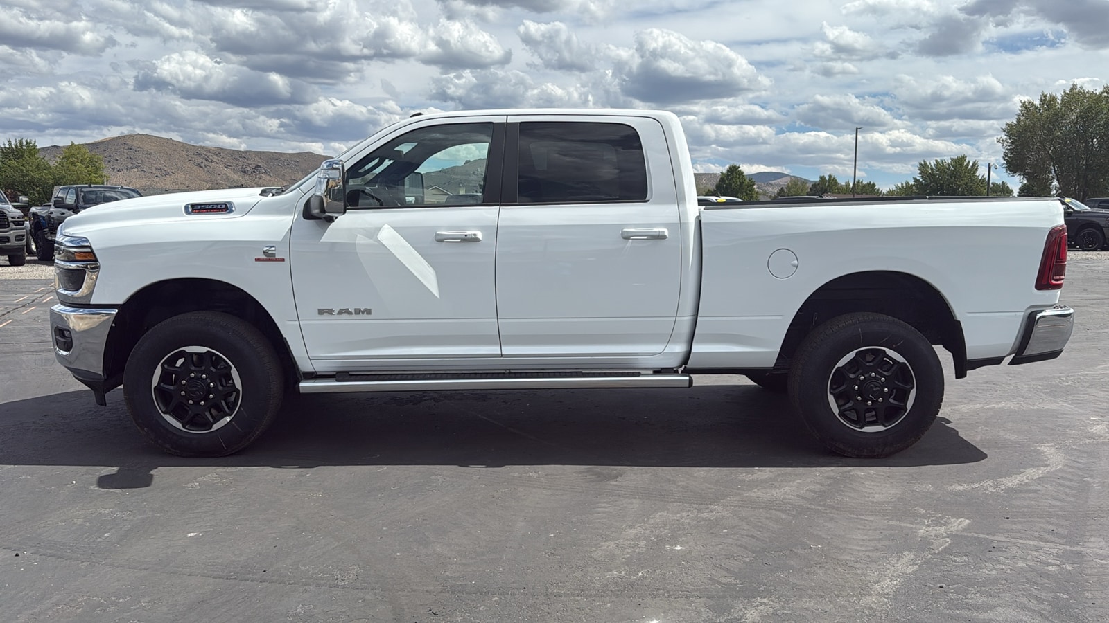 2026 RAM 3500 Laramie - Photo 6
