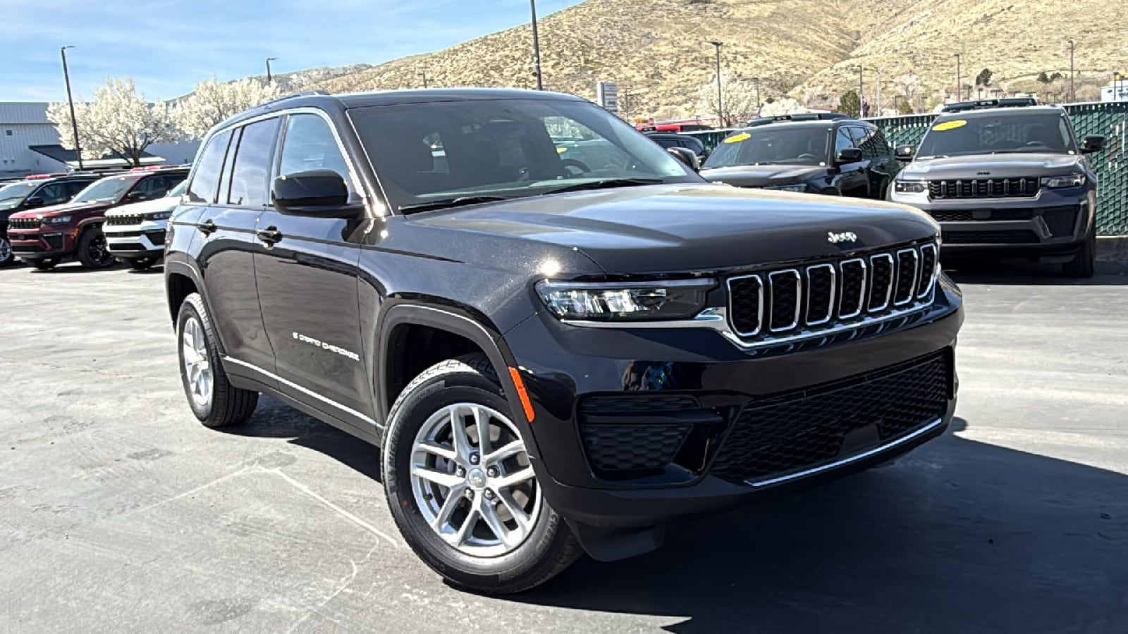 2026 Jeep Grand Cherokee Laredo