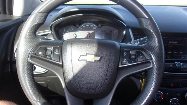 2022 Chevrolet Trax LS - Photo 9