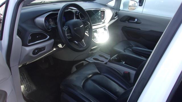 Used 2022 Chrysler Pacifica Touring L with VIN 2C4RC1BG0NR115645 for sale in Carthage, IL