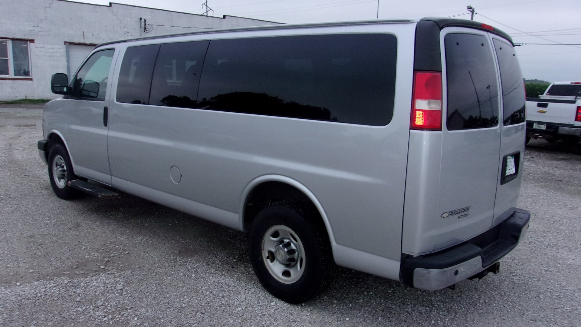 Used 2015 Chevrolet Express Passenger LS with VIN 1GBZG1FG6F1280785 for sale in Carthage, IL