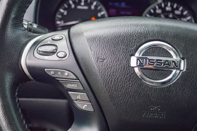 2019 Nissan Pathfinder SV 29