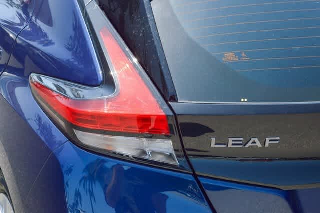 2023 Nissan Leaf S 9