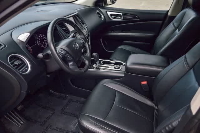 2019 Nissan Pathfinder SV 17