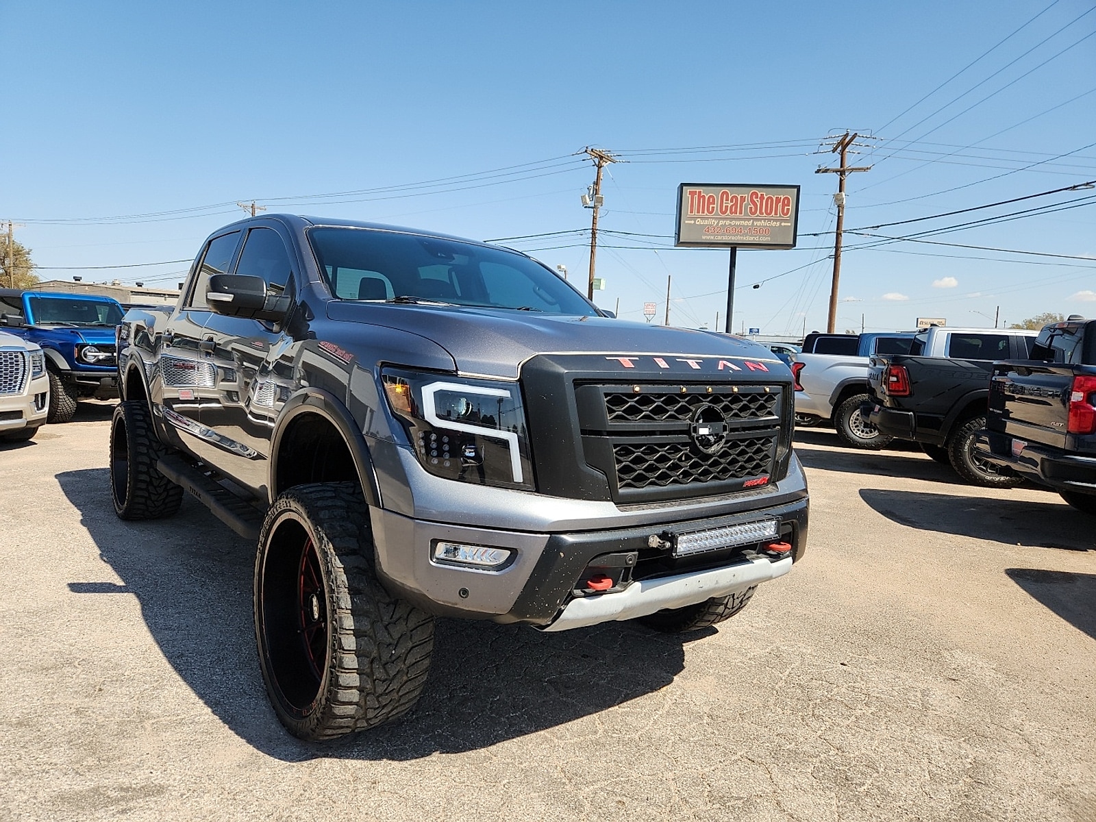 2023 Nissan Titan PRO-4X - Photo 7