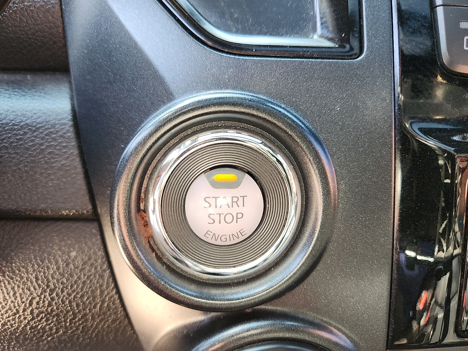 2023 Nissan Titan PRO-4X - Photo 23