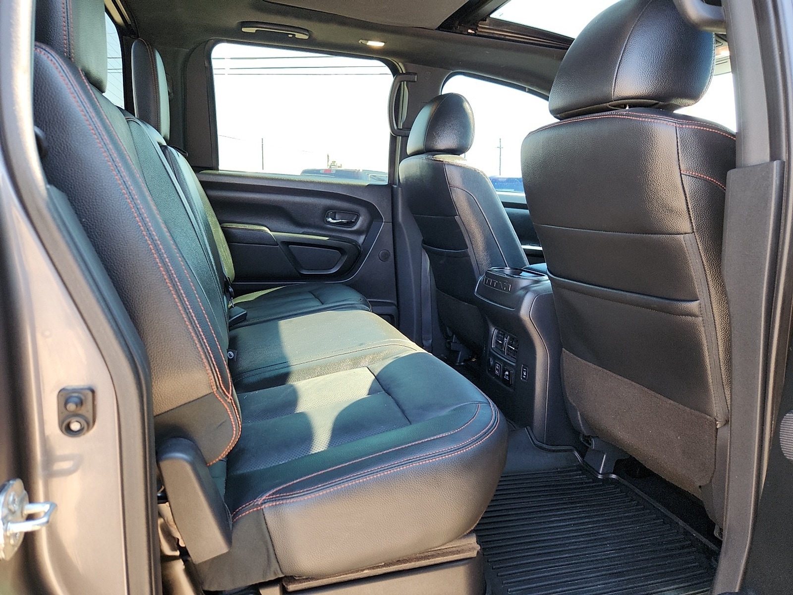 2023 Nissan Titan PRO-4X - Photo 20