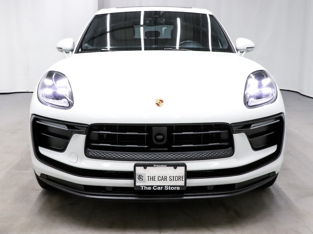 Used 2023 Porsche Macan Base SUV