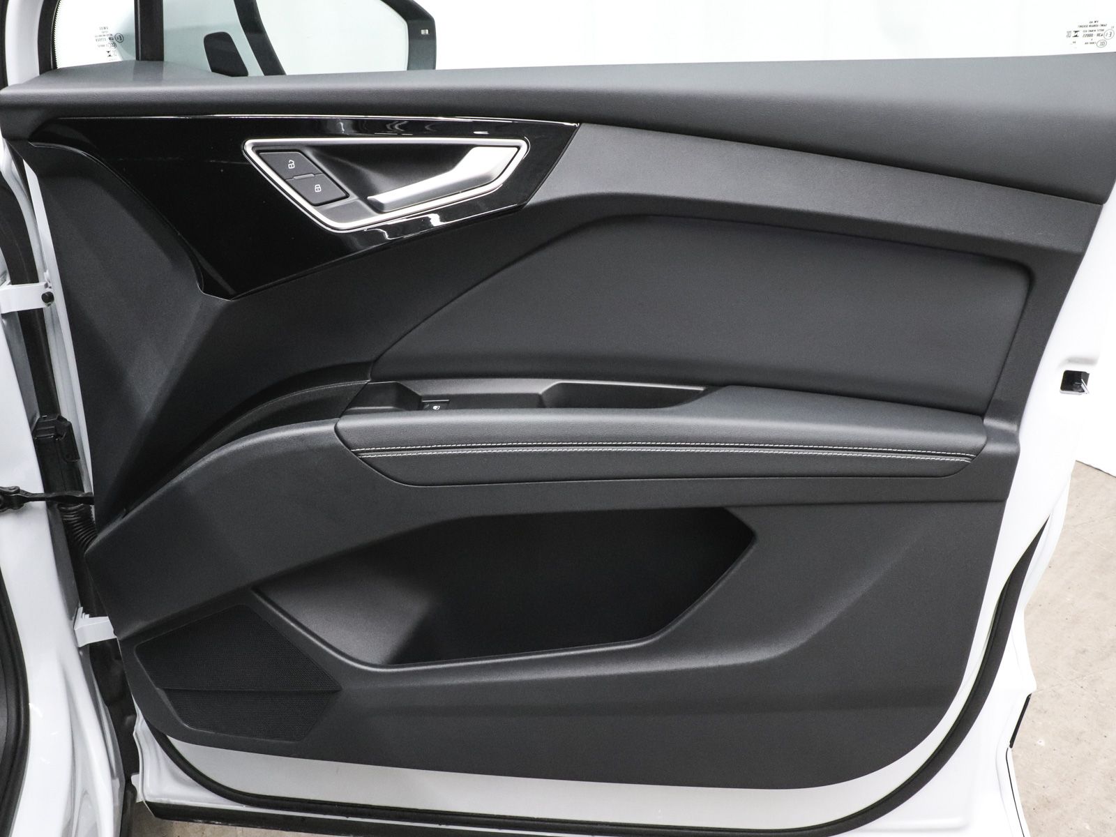 2025 Audi Q4 e-tron Premium Plus - Photo 14