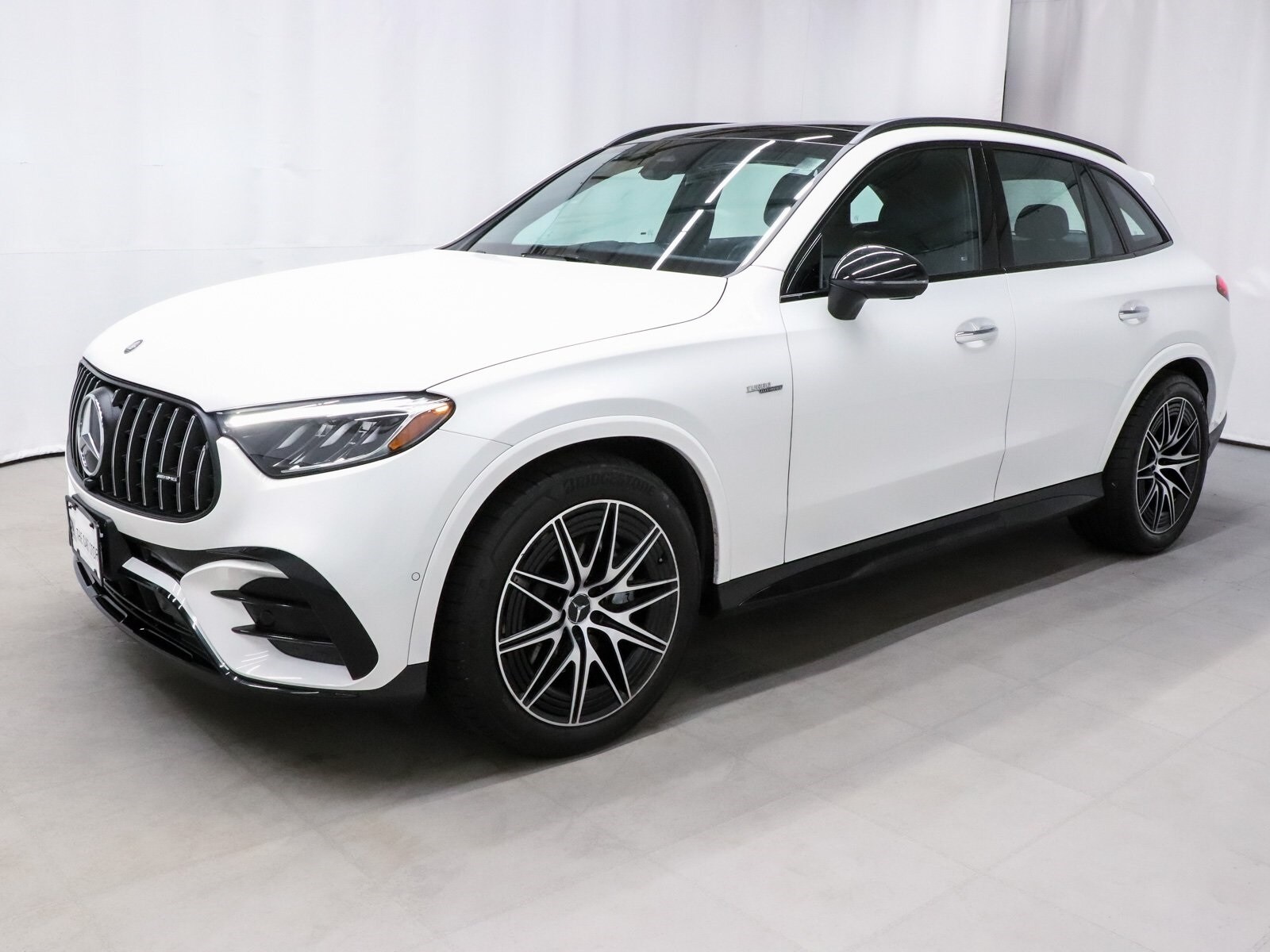 2025 Mercedes Benz GLC 43 photo 3