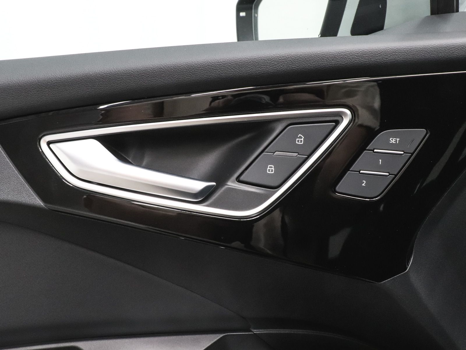 2025 Audi Q4 e-tron Premium Plus - Photo 9