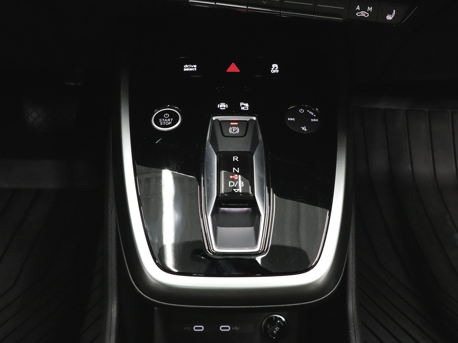 2025 Audi Q4 e-tron Premium Plus - Photo 39