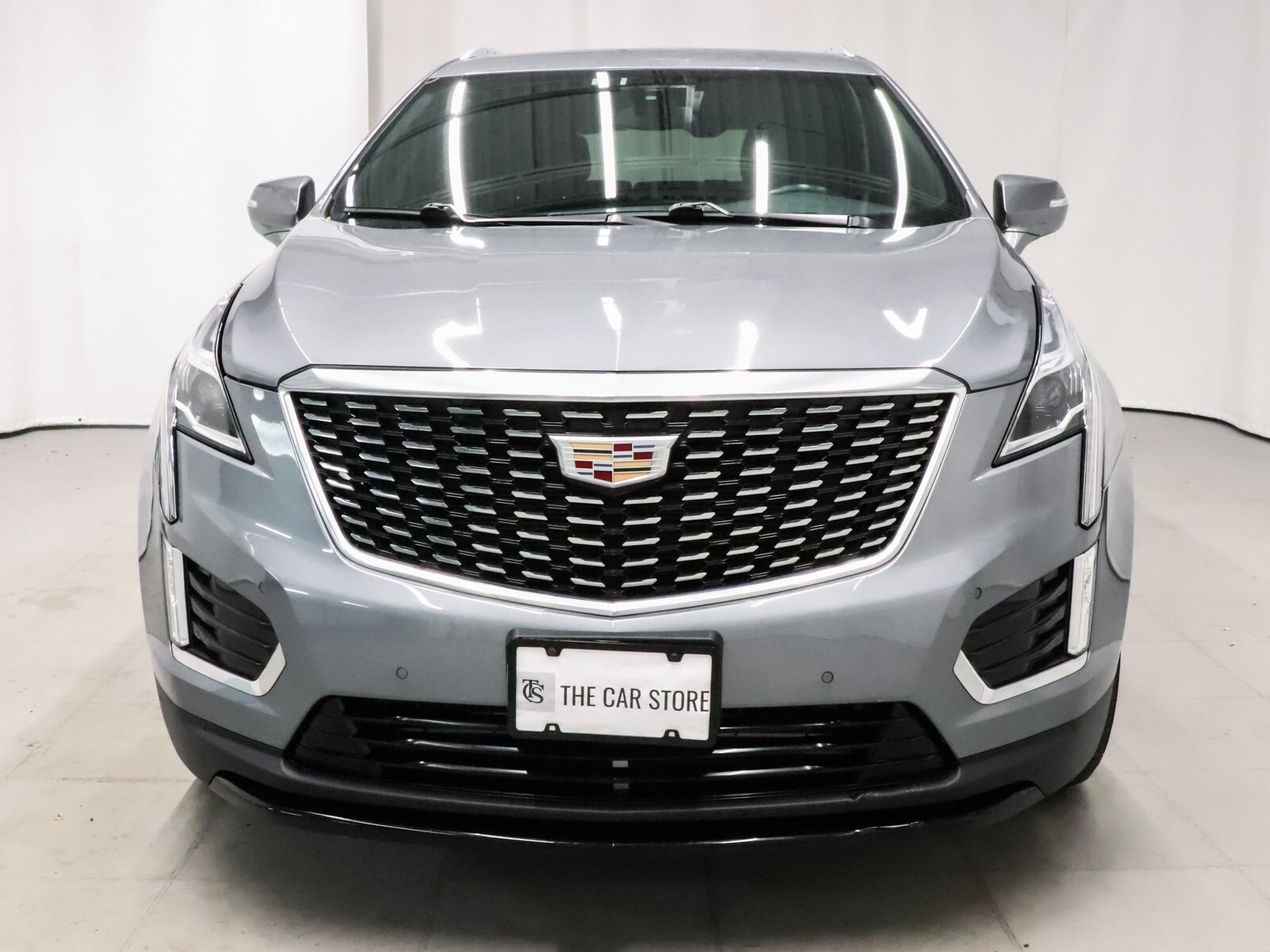 2022 Cadillac XT5 Luxury photo 2