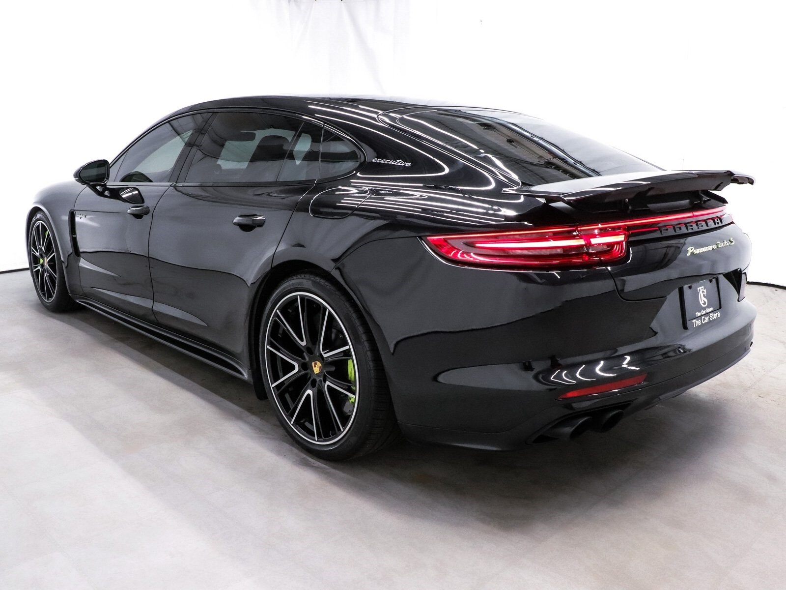 2018 Porsche Panamera E-Hybrid Turbo S Executive photo 4